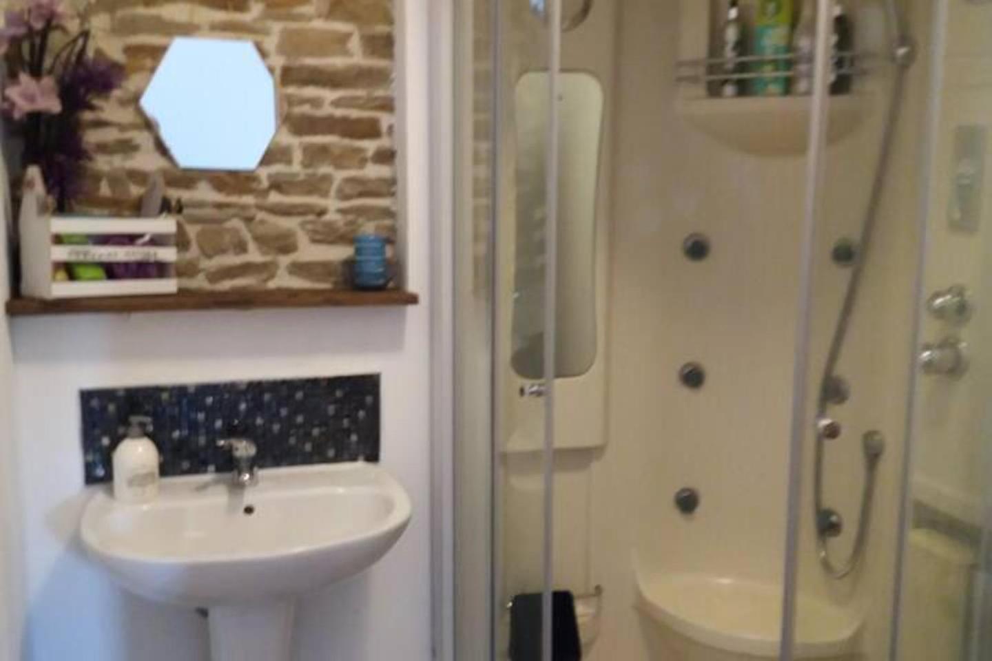 Mortain-Bocage - 2-Bed Wisteria Cottage - Sleeps 4 Notre-Dame-du-Touchet المظهر الخارجي الصورة